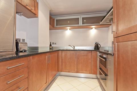 2 bedroom flat to rent, Discovery Dock East, Canary Wharf, London, E14