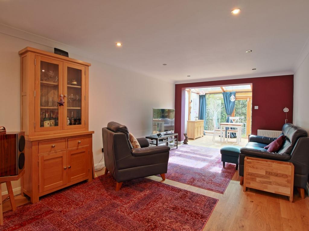Lounge /dining room