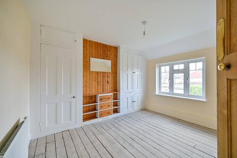 33 Devon Waye, Hounslow, TW5 0NE