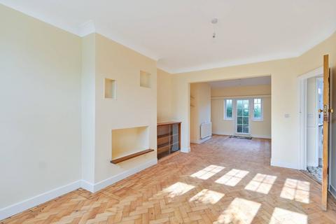 33 Devon Waye, Hounslow, TW5 0NE