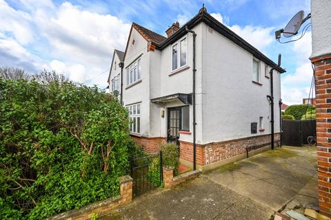 33 Devon Waye, Hounslow, TW5 0NE