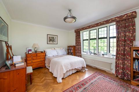 3 bedroom flat for sale, Highlands Heath, Portsmouth Road, London