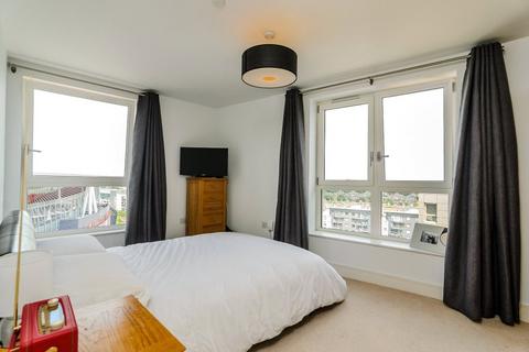 2 bedroom flat for sale, Queensland Road, Islington, London