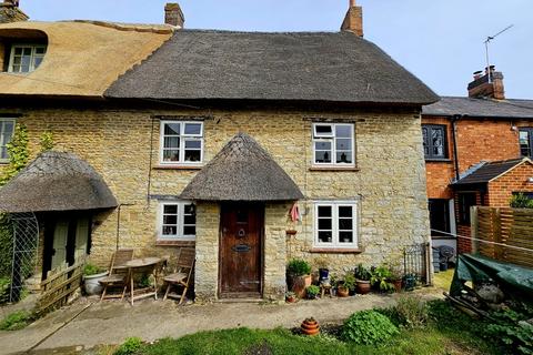 2 bedroom cottage for sale, Boughton Terrace, Evenley