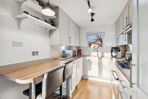 2 bedroom flat to rent, Anstice Close, London