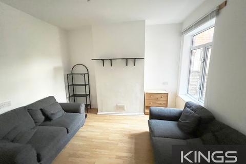 4 bedroom terraced house to rent, Handel Terrace, Southampton