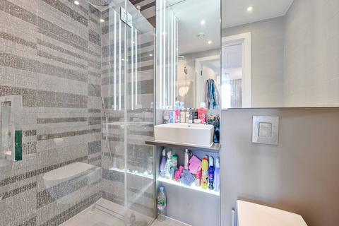 3 bedroom flat for sale, Avantgarde Tower, Shoreditch, London, E1
