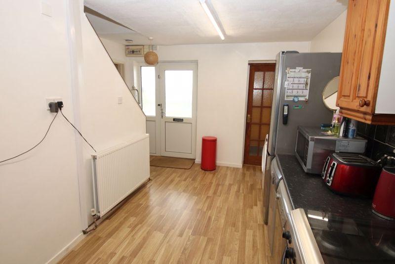 Kitchen photo 2