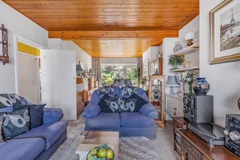 48 Oaks Road, Kenley, CR8 5NR