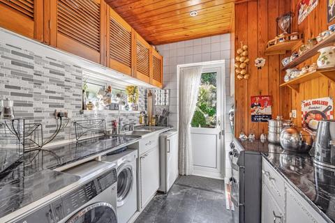 48 Oaks Road, Kenley, CR8 5NR