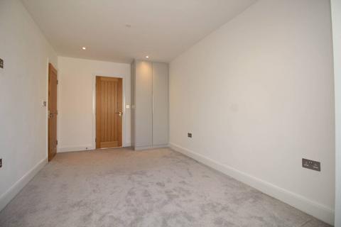 3 bedroom flat to rent, Willow Court, Edgware, EDGWARE, HA8