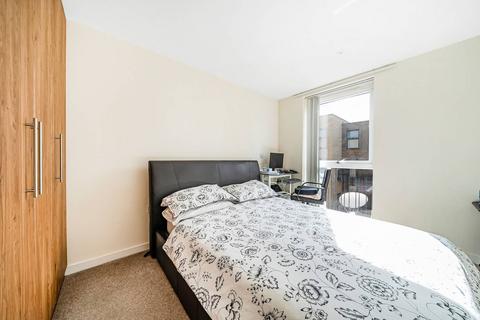 2 bedroom flat to rent, Dukes Court, Stanmore, HA7