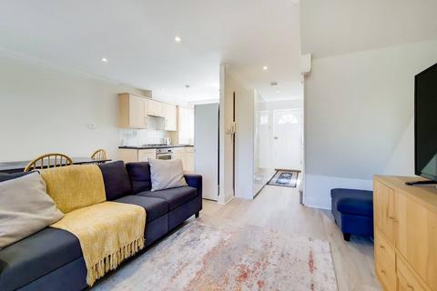 2 bedroom terraced house to rent, Townsend Mews, Earlsfield, London, SW18