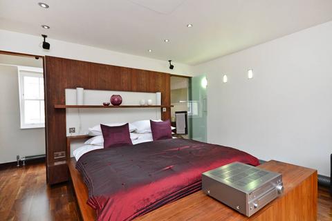 3 bedroom maisonette to rent, Shorts Gardens, Covent Garden, London, WC2H