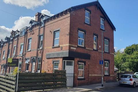 4 bedroom terraced house for sale, Church Street, Leeds