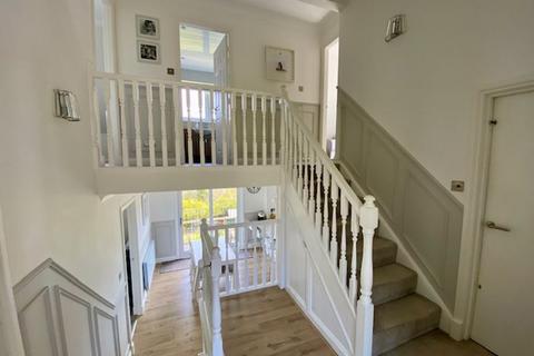 14 Castle View, West Kilbride, KA23 9HD
