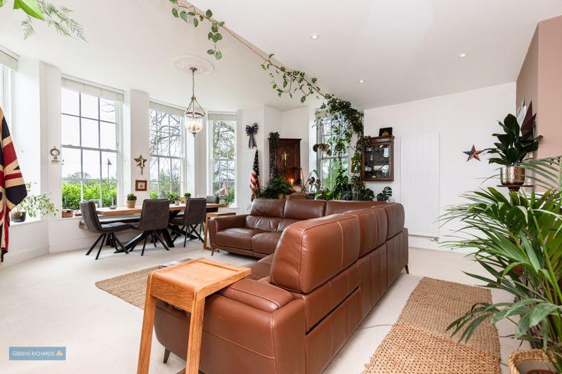 Sitting/Dining Room