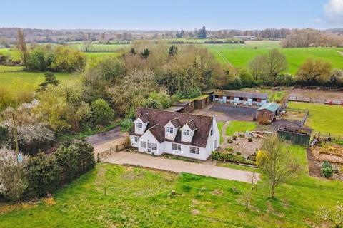 4 bedroom equestrian property for sale, Green Lane, Flamstead