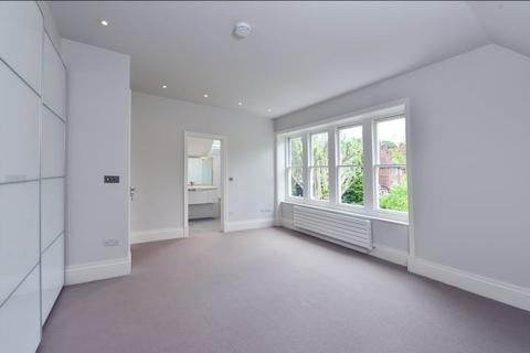3 bedroom apartment to rent, Heath Drive, Hampstead, London NW3