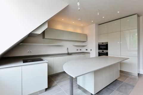 3 bedroom apartment to rent, Heath Drive, Hampstead, London NW3