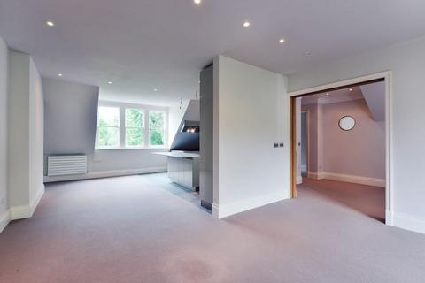 3 bedroom apartment to rent, Heath Drive, Hampstead, London NW3