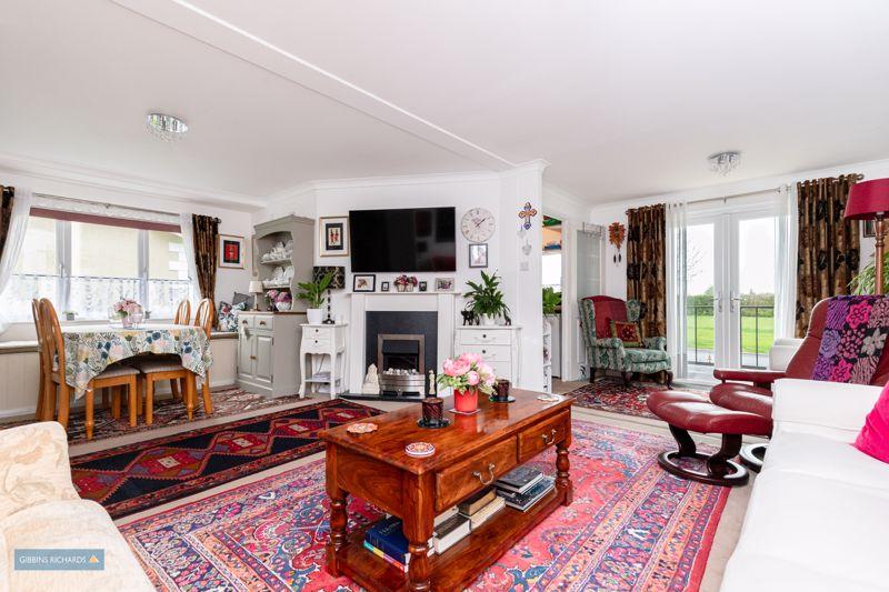 Sitting/Dining Room