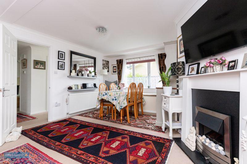 Sitting/Dining Room
