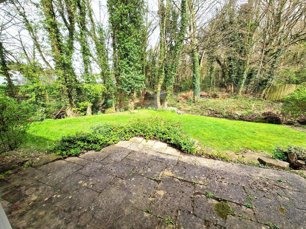 Poynton Water Mill Lane Sheffield S17... 4 bed detached bungalow for