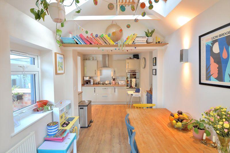 Dining kitchen 6