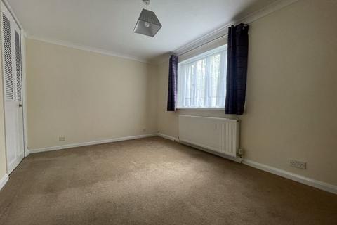 1 bedroom apartment to rent, Chiltlee Manor Estate, Liphook