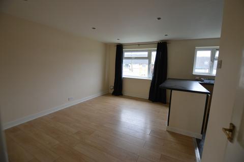 2 bedroom maisonette for sale, Field View Close, Exhall