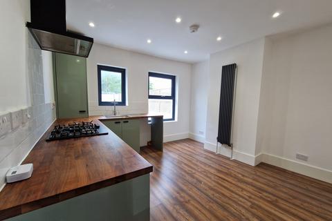 2 bedroom end of terrace house for sale, Cookham Hill, Borstal, Rochester
