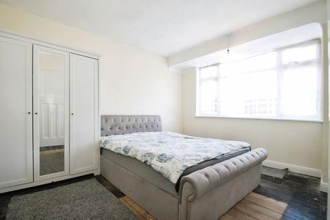 69 The Fairway, Northolt, UB5 4SN
