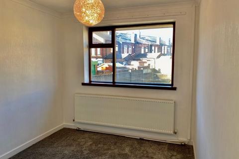 3 bedroom semi-detached bungalow to rent, Cromer Drive, Atherton, Manchester. * AVAILABLE MAY *