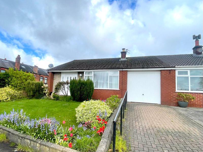 Cromer Drive, Atherton, Manchester. *... 3 bed semidetached bungalow