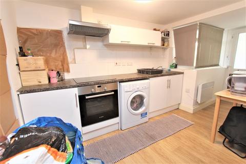 Property to rent, Summers Lane Finchley N12