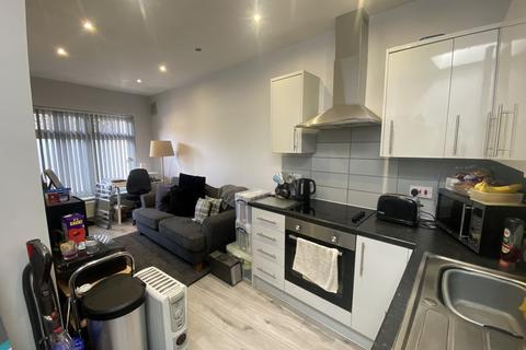 1 bedroom ground floor flat to rent, North Hyde Lane, Hounslow TW5