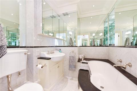 1 bedroom flat for sale, Hallam Street, London, W1W