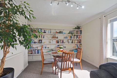 8 Benson Gardens, Truro, TR1 1DR
