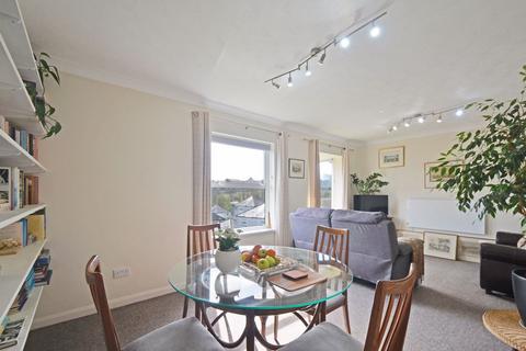 8 Benson Gardens, Truro, TR1 1DR