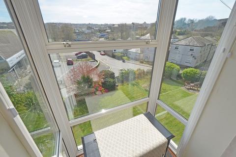 8 Benson Gardens, Truro, TR1 1DR