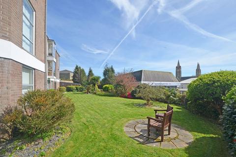 8 Benson Gardens, Truro, TR1 1DR
