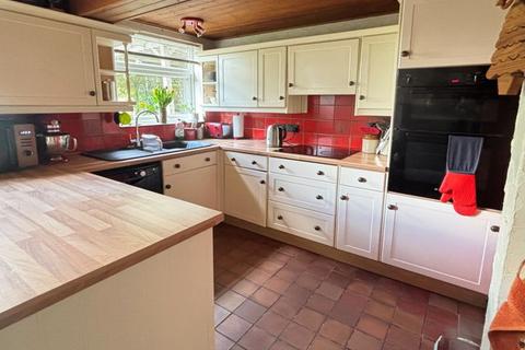 4 bedroom detached house for sale, Carisbrooke Road, Hucclecote, Gloucester