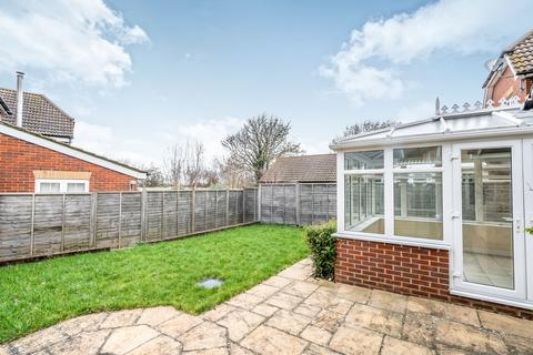 3 bedroom detached house to rent, The Meadows, PO19