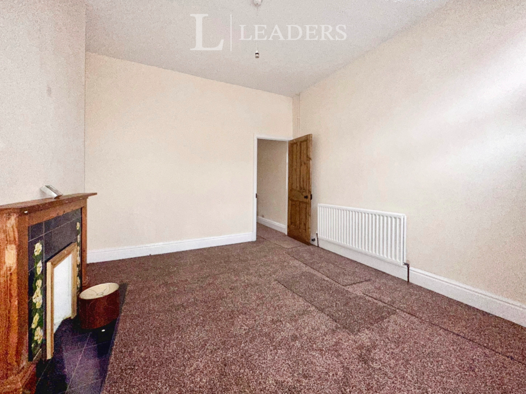 Haddenham Road, Leicester, LE3 3 bed terraced house £950 pcm (£219 pw)