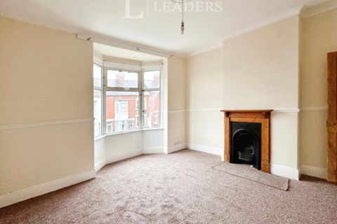 3 bedroom terraced house to rent, Haddenham Road, Leicester, LE3