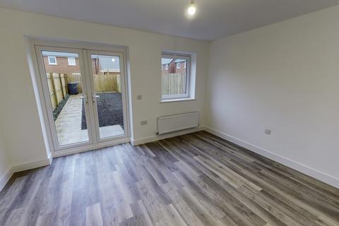 2 bedroom semi-detached house to rent, Magpie Cresent, NG2