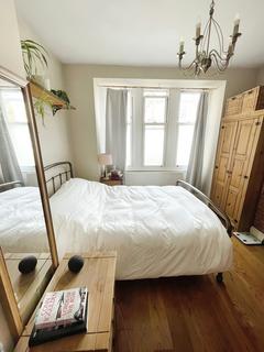 2 bedroom flat to rent, Margate Road