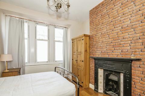 2 bedroom flat to rent, Margate Road