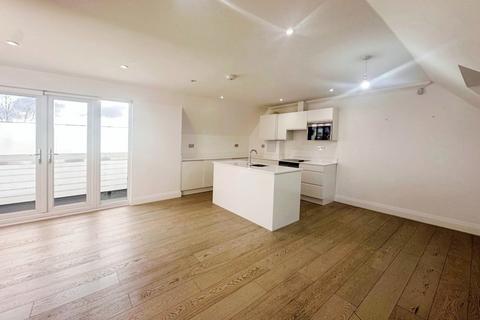 2 bedroom flat to rent, Whitehall Road, Woodford Green IG8